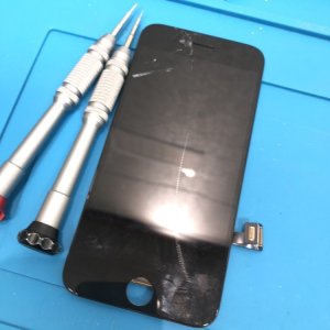 iPhoneSE2 アイフォン第二世代 パネル交換
