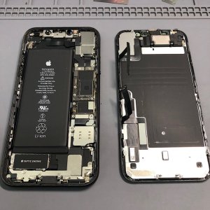 iPhone 11 落下タッチ不良 液晶交換