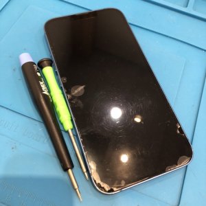 iPhone13 液晶パネル交換
