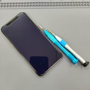 iPhoneXS　強化ガラス貼り付け