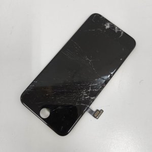 iPhone8 画面割れ修理