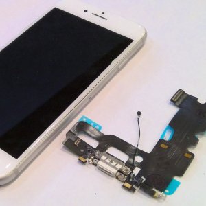 iPhone7ライトニング交換