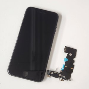 【iPhone8 ライニング交換】充電がされなくなってしまった時は当店にご相談下さい!即日修理対応致します!!