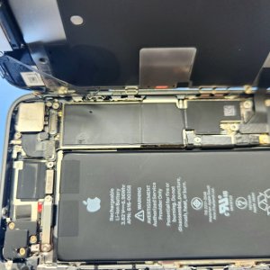 【iPhone8 水没修理】洗濯機に入れてしまい不具合が起きてしまった時でもまずは当店にご相談下さい!!復旧の為にご尽力致します!!