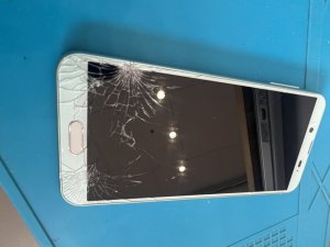 AQUOSアクオス携帯ガラス交換