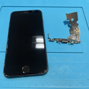 iPhoneSE2 ライトニング交換