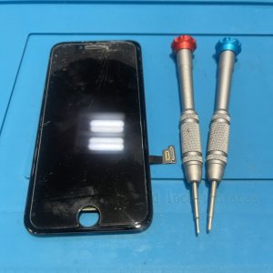 iPhoneSE3 パネル交換