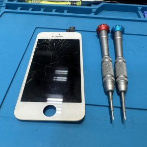 iPhoneSE フロントパネル交換