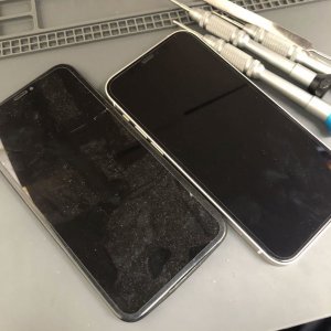iPhone12 ガラスパネル交換