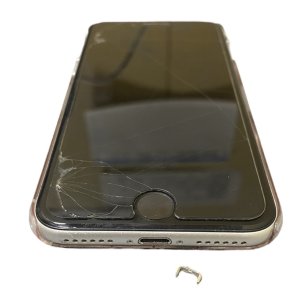 iPhoneSE2(第二世代)　ライトニング異物除去