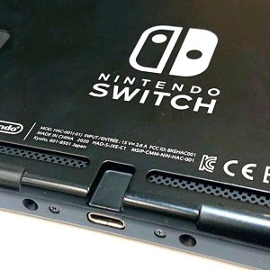 ニンテンドー switch ライトニング修理