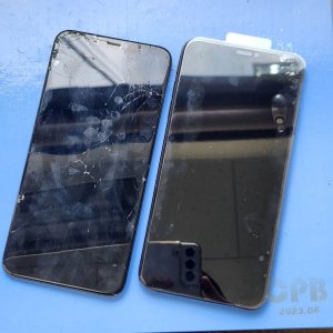 【iPhoneXs Max フロントパネル交換】画面割れによるフロントパネル交換の作業時間は20分ほどで修理完了致します!!是非当店にご相談に下さい!!