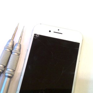 iPhone8 フロントパネル交換