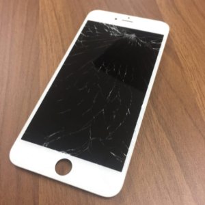 iPhone6Plusパネル割れ交換修理| 東京都八王子市鑓水