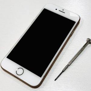 iPhone8 フロントパネル交換