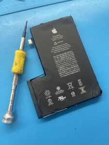 iPhone12ProMAXバッテリー交換修理