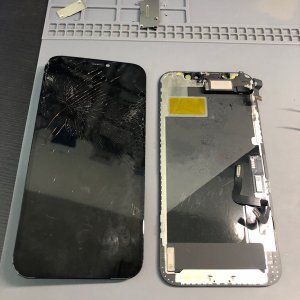 iPhone12 液晶パネル交換修理 /入間市春日町いなげや