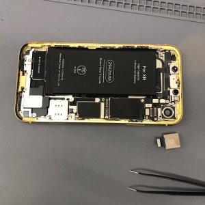 iPhoneXR  アウトカメラ交換修理 /入間市春日町いなげや