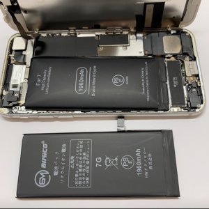 iPhone7 バッテリー交換 バッテリー膨張
