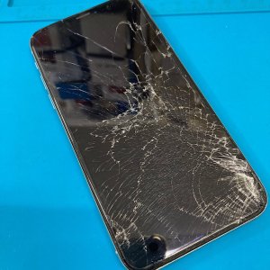 iPhoneX 踏みつけ破損 液晶交換修理|神奈川県相模原市南区相模大野