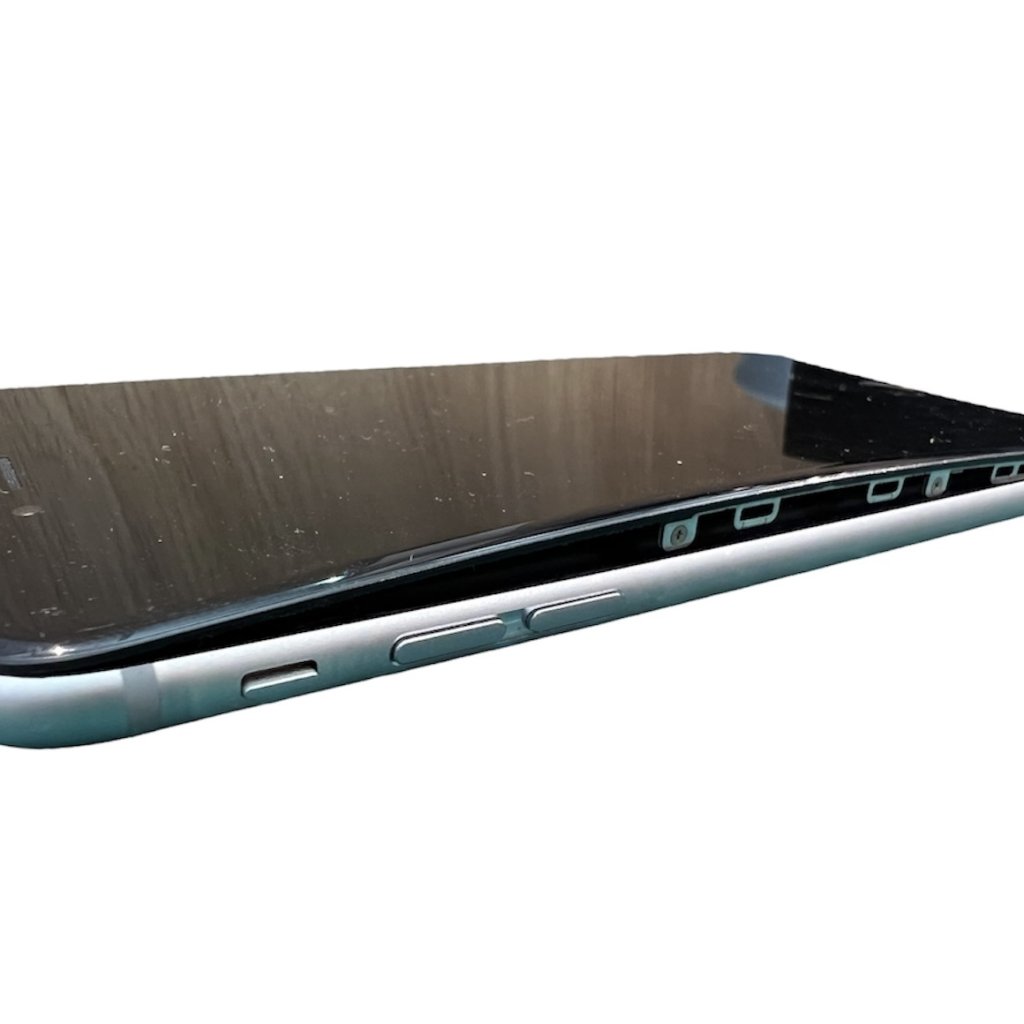 iPhoneSE2 バッテリー交換 膨張 液晶交換