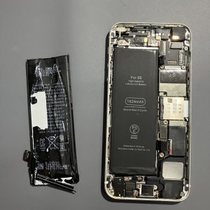 iPhone SE 初代 バッテリー交換