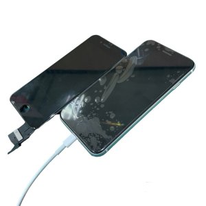 iPhoneSE(第二世代)液晶交換