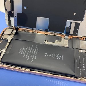 iPhone8電池膨張 バッテリー交換| 東京都町田市高ヶ坂
