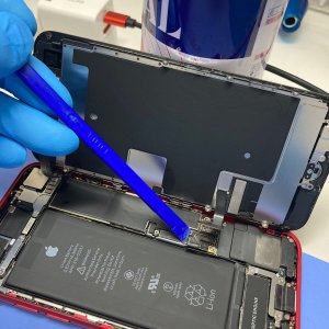 iPhone8車中高温 バッテリー交換| 東京都町田市薬師台