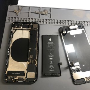 iPhoneSE2 バッテリー&パネル交換修理 /埼玉県入間市高倉
