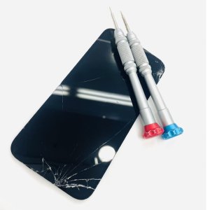 iPhone13 落下画面割れ 液晶交換| 埼玉県狭山市笹井