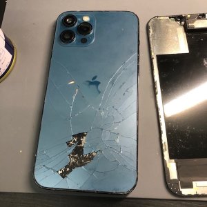 iPhone12ProMAX バッグパネル交換修理 /所沢市狭山ヶ丘
