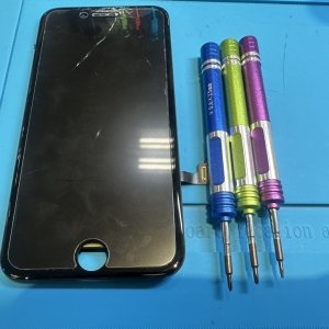 iPhoneSE3（アイフォンSE3） パネル（画面）交換