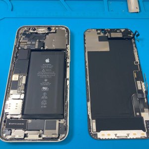 iPhone12パネル交換| 東京都町田市金井