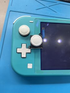 任天堂スイッチliteコントローラー修理