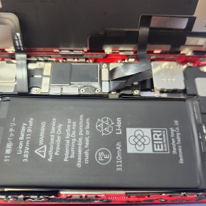 【iPhone11 バッテリー交換】バッテリ―持ちが気になる方は、お盆休み前にバッテリー交換をして安心して過ごしませんか!!ぜひ当店までご相談下さい!!| 渋川市中村