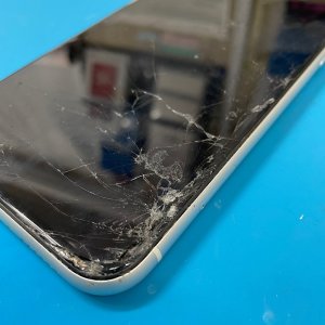 iPhoneXR落下亀裂タッチ不良 液晶交換| 東京都町田市野津田町