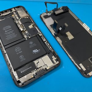iPhoneX車内放置 液晶交換修理| 町田市玉川学園