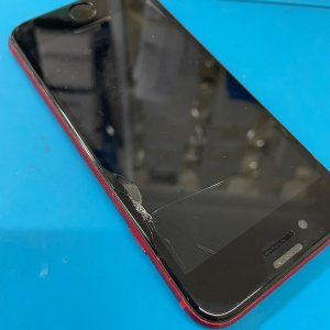 iPhoneSE3 部活中落下亀裂 液晶修理| 東京都町田市木曽