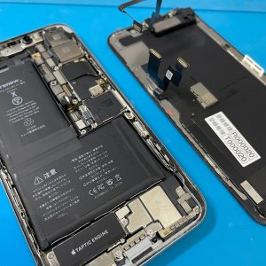 iPhoneX ゲリラ豪雨で水没 液晶交換| 東京都町田市西成瀬