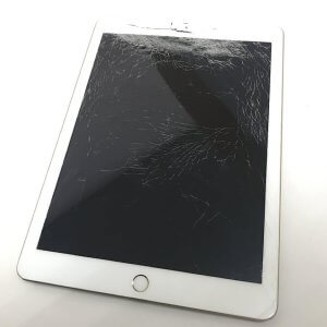 iPad 5 画面割れ パネル交換| 埼玉県狭山市笹井