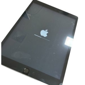 iPad9.7インチ　第6世代　リンゴループ修理