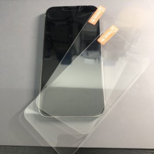 iPhone13 永久保証強化ガラス 貼り付け / 埼玉県 所沢市 けやき台