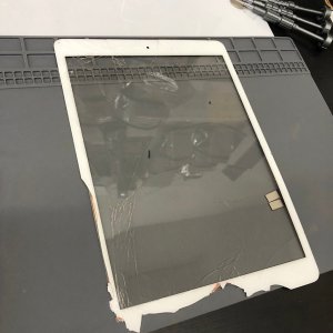 lPadパネル交換修理 |埼玉県狭山市入間川