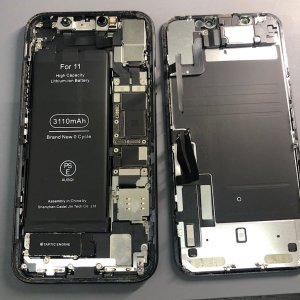 iPhone11パネル交換修理 /埼玉県日高市旭ヶ丘