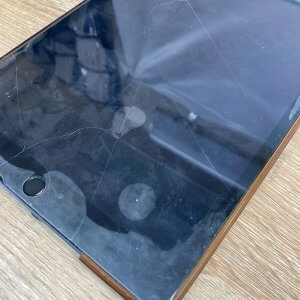 iPad6 落下破損 デジタイザー交換| 東京都町田市薬師台