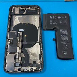 iPhoneX プールで使用 落下水没修理| 東京都町田市薬師台