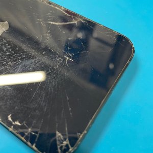 iPhone 13 自転車運転中落下 液晶交換 | 東京都町田市原町田