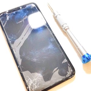 iPhoneXSフロントパネル交換