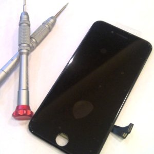 iPhoneSE3フロントパネル交換
